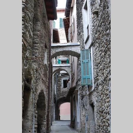Alloggio Per Vacanze A Isolabona Екстериор снимка