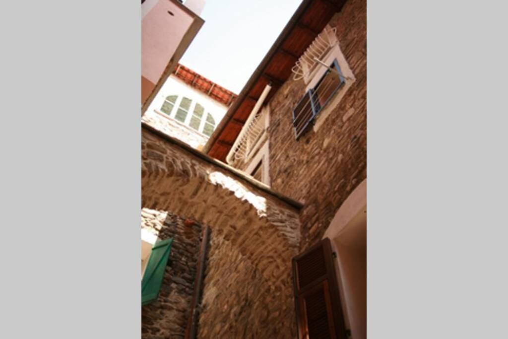 Alloggio Per Vacanze A Isolabona Екстериор снимка