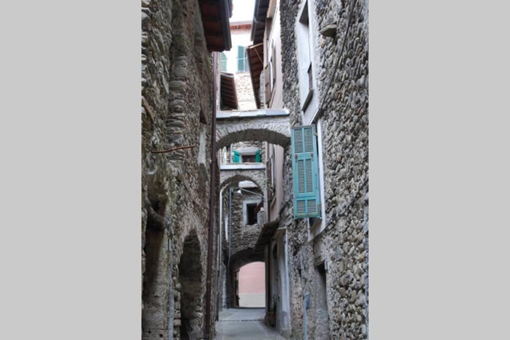 Alloggio Per Vacanze A Isolabona Екстериор снимка