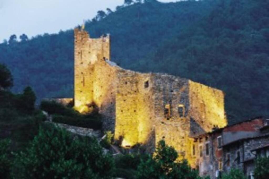 Alloggio Per Vacanze A Isolabona Екстериор снимка